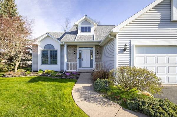 337 Sunny Mill LN, Rochester, NY 14626