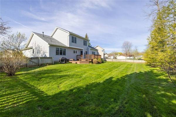 337 Sunny Mill LN, Rochester, NY 14626