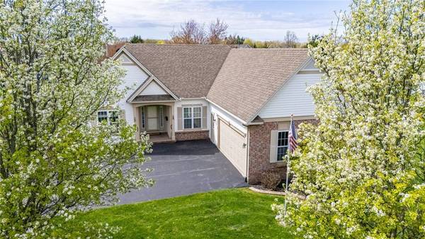 108 Arborway LN, Rochester, NY 14612