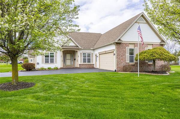 108 Arborway LN, Rochester, NY 14612