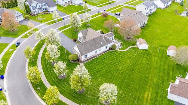 108 Arborway LN, Rochester, NY 14612