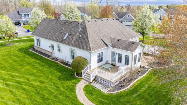 108 Arborway LN, Rochester, NY 14612