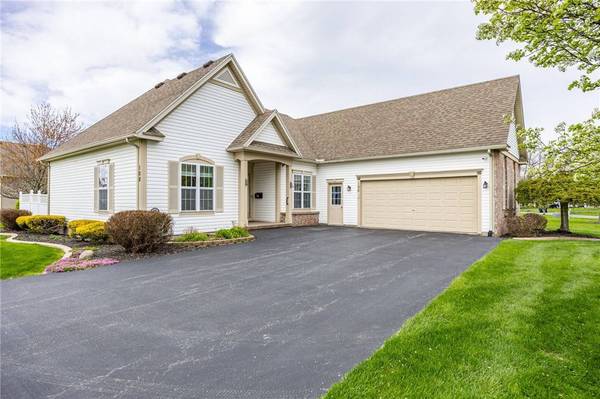 108 Arborway LN, Rochester, NY 14612