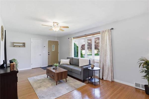 30 Adela CIR, Rochester, NY 14624