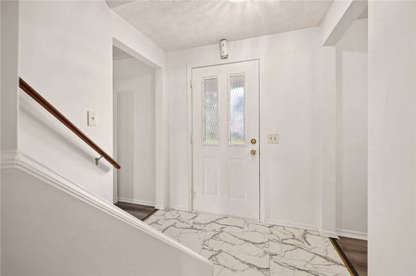 70 Landstone TER, Rochester, NY 14606