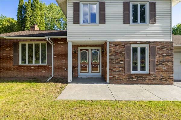 15 Ascot DR, Rochester, NY 14624