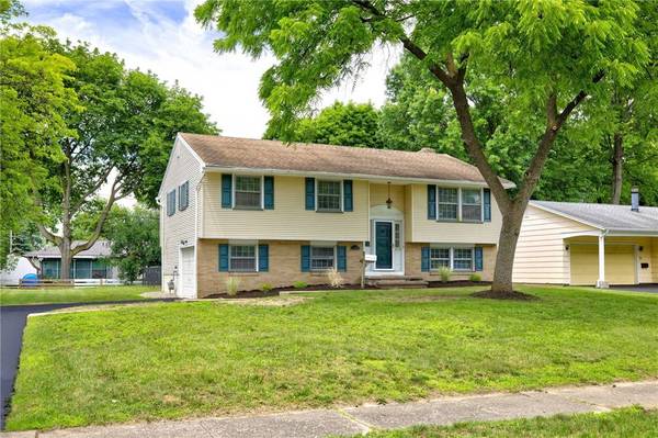 37 Ledgewood CIR, Rochester, NY 14615