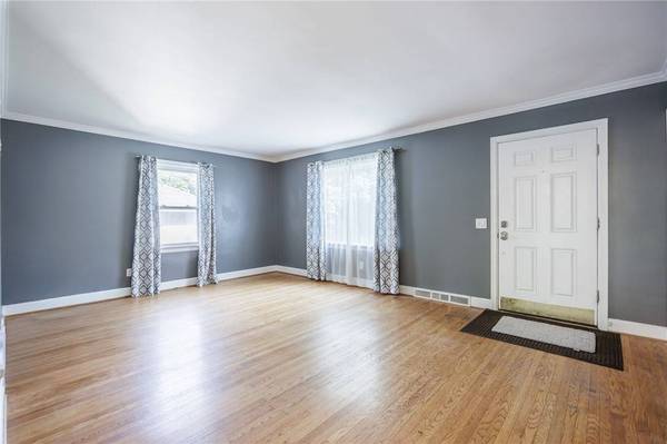 70 Highwood RD, Rochester, NY 14609