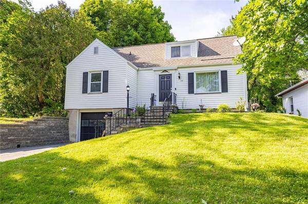 70 Highwood RD, Rochester, NY 14609