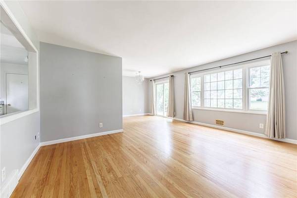 30 Newport Drive, Rochester, NY 14624