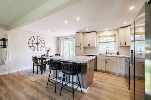 93 Larkins XING, Rochester, NY 14612