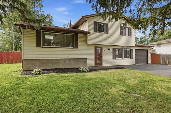 51 Valencia DR, Rochester, NY 14606