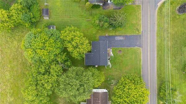 1964 Paddy Ln, Ontario, NY 14519