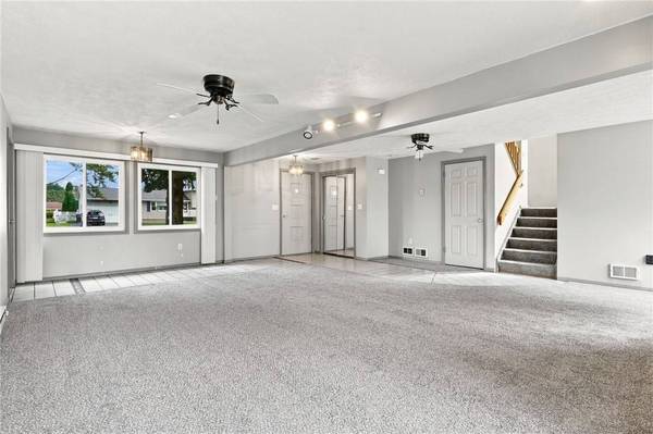 51 Valencia DR, Rochester, NY 14606