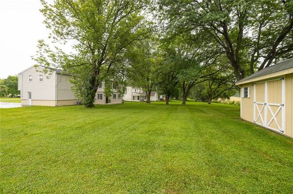 1964 Paddy Ln, Ontario, NY 14519