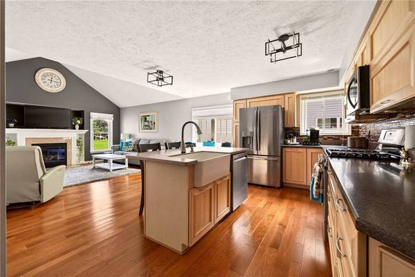 17 Foxtail Ln, North Chili, NY 14514