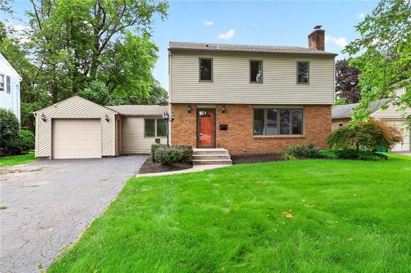 106 Stonehenge RD, Rochester, NY 14609
