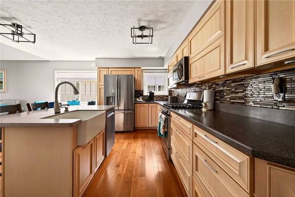 17 Foxtail Ln, North Chili, NY 14514