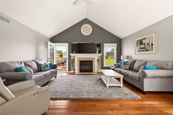17 Foxtail Ln, North Chili, NY 14514