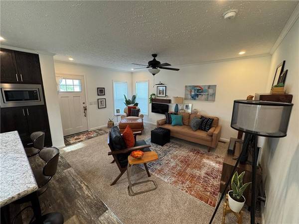 9 Harway DR, Rochester, NY 14625