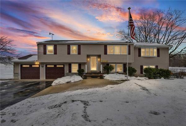 3242 Hanagan RD, Palmyra, NY 14522