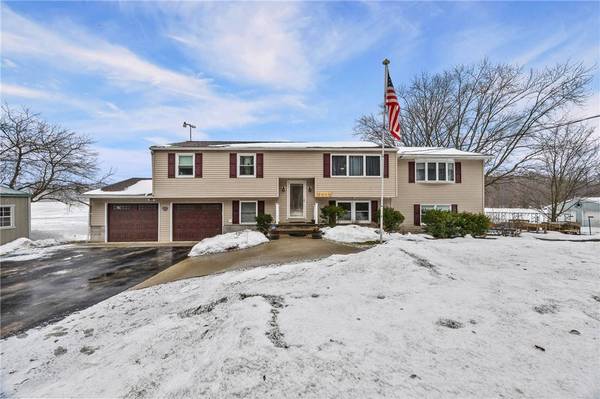 3242 Hanagan RD, Palmyra, NY 14522