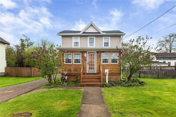 25 Van Buren St, Holley, NY 14470