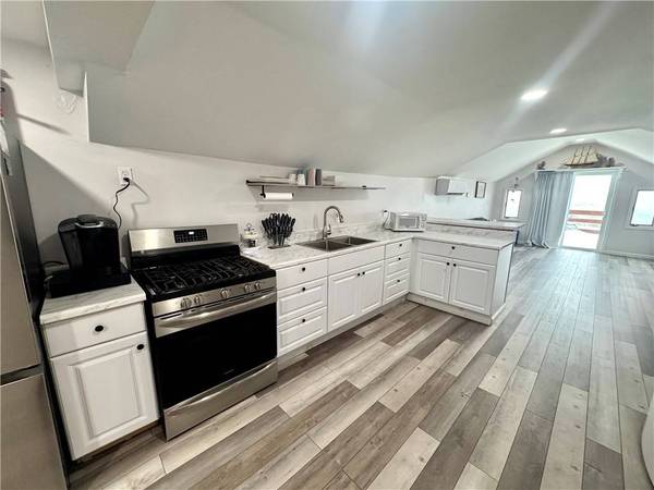 182 Lake Bluff Rd RD, Rochester, NY 14622
