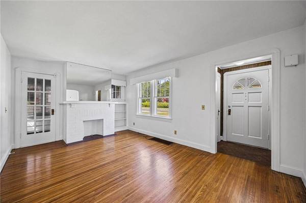 283 Stone Rd RD, Rochester, NY 14616