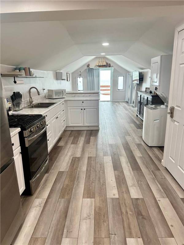 182 Lake Bluff Rd RD, Rochester, NY 14622