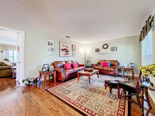 1930 KNOLLCREST DR, Clermont, FL 34711