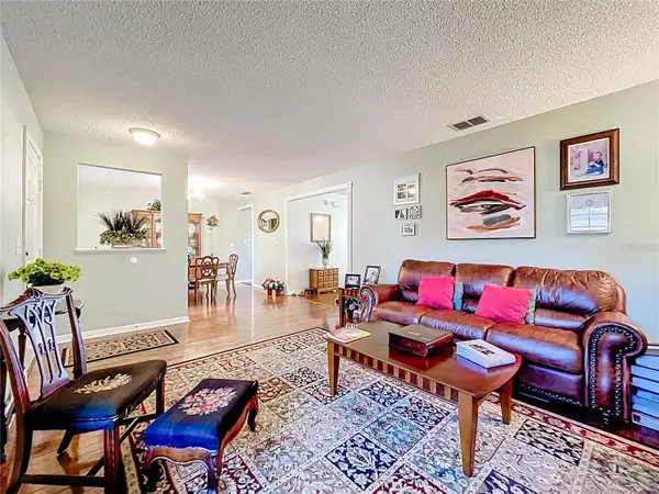 1930 KNOLLCREST DR, Clermont, FL 34711