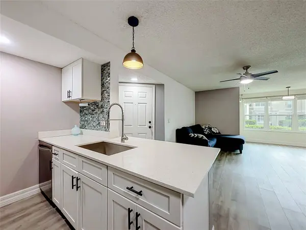 5144 CONROY RD #13, Orlando, FL 32811