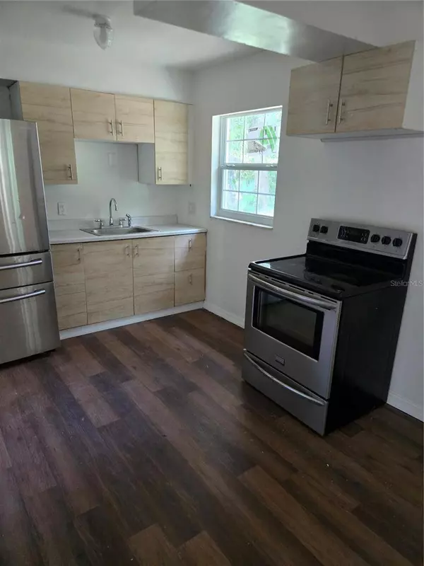 218 E 11TH ST, Apopka, FL 32703