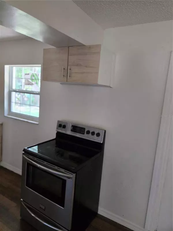 218 E 11TH ST, Apopka, FL 32703