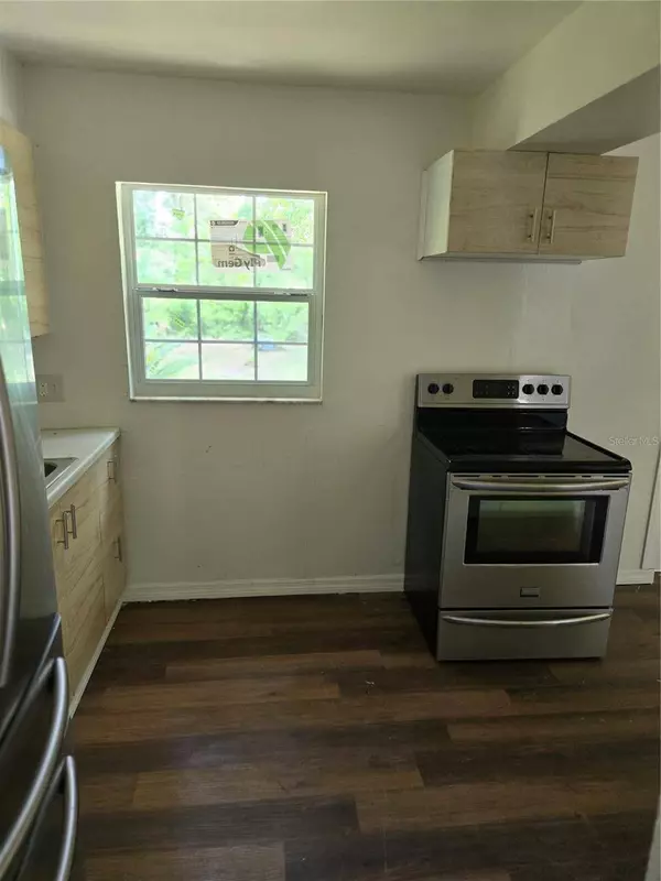 218 E 11TH ST, Apopka, FL 32703