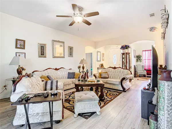 2218 W GORE ST, Orlando, FL 32805