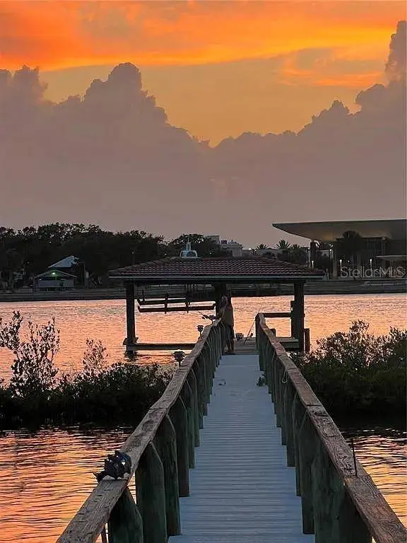 2 RICHMOND DR, New Smyrna Beach, FL 32169