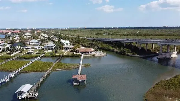 2 RICHMOND DR, New Smyrna Beach, FL 32169
