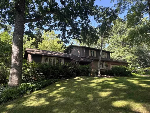 2746 Nadene Road, Cottage Grove, WI 53527