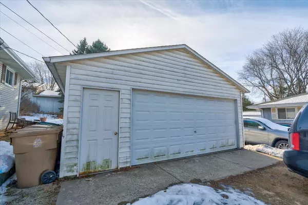 2-4 Meadowlark Drive, Madison, WI 53714