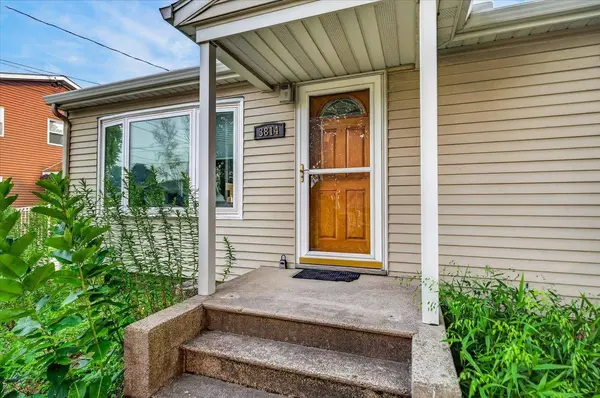 3814 Ridgeway Avenue, Madison, WI 53710-4