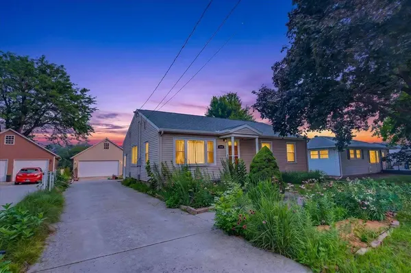 3814 Ridgeway Avenue, Madison, WI 53710-4