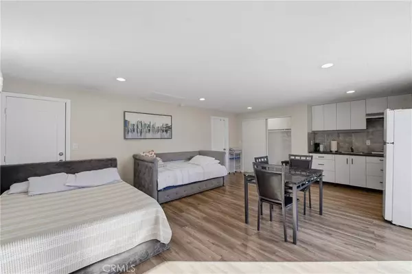 745 N N Vine St, Anaheim, CA 92805