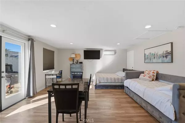 745 N N Vine St, Anaheim, CA 92805