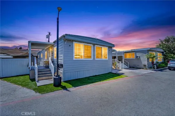 150 E De Anza LN #150, Tustin, CA 92780