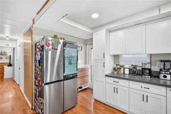 150 E De Anza LN #150, Tustin, CA 92780
