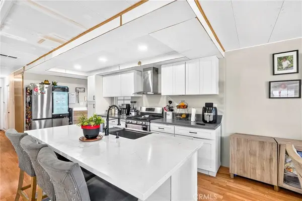 150 E De Anza LN #150, Tustin, CA 92780