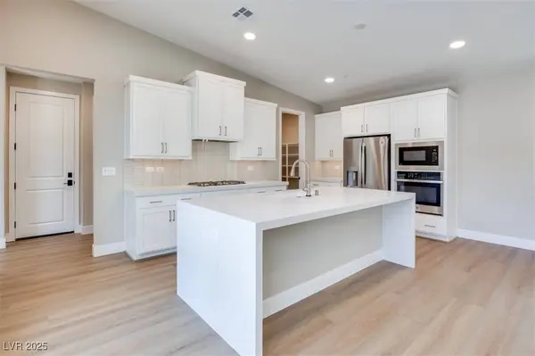 990 Golden Sands Drive, Las Vegas, NV 89128