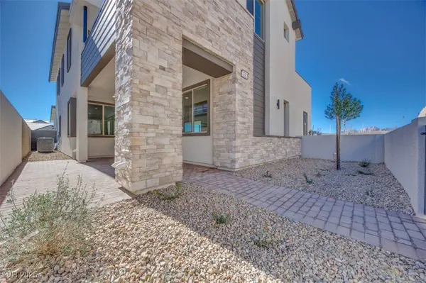 991 Golden Summit Ave, Las Vegas, NV 89138